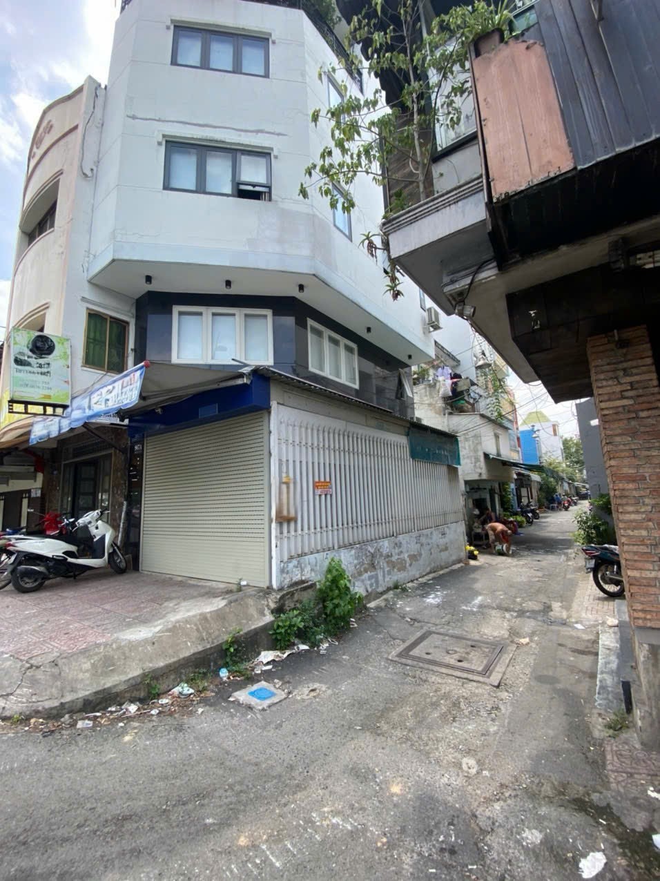 Bán nhà mặt tiền Hoàng Sa ,p11,q3 góc 3mt, vị trí kinh doanh đắc địa 1 lửng, 2 lầu,2pn,4wc giá 7,5 11