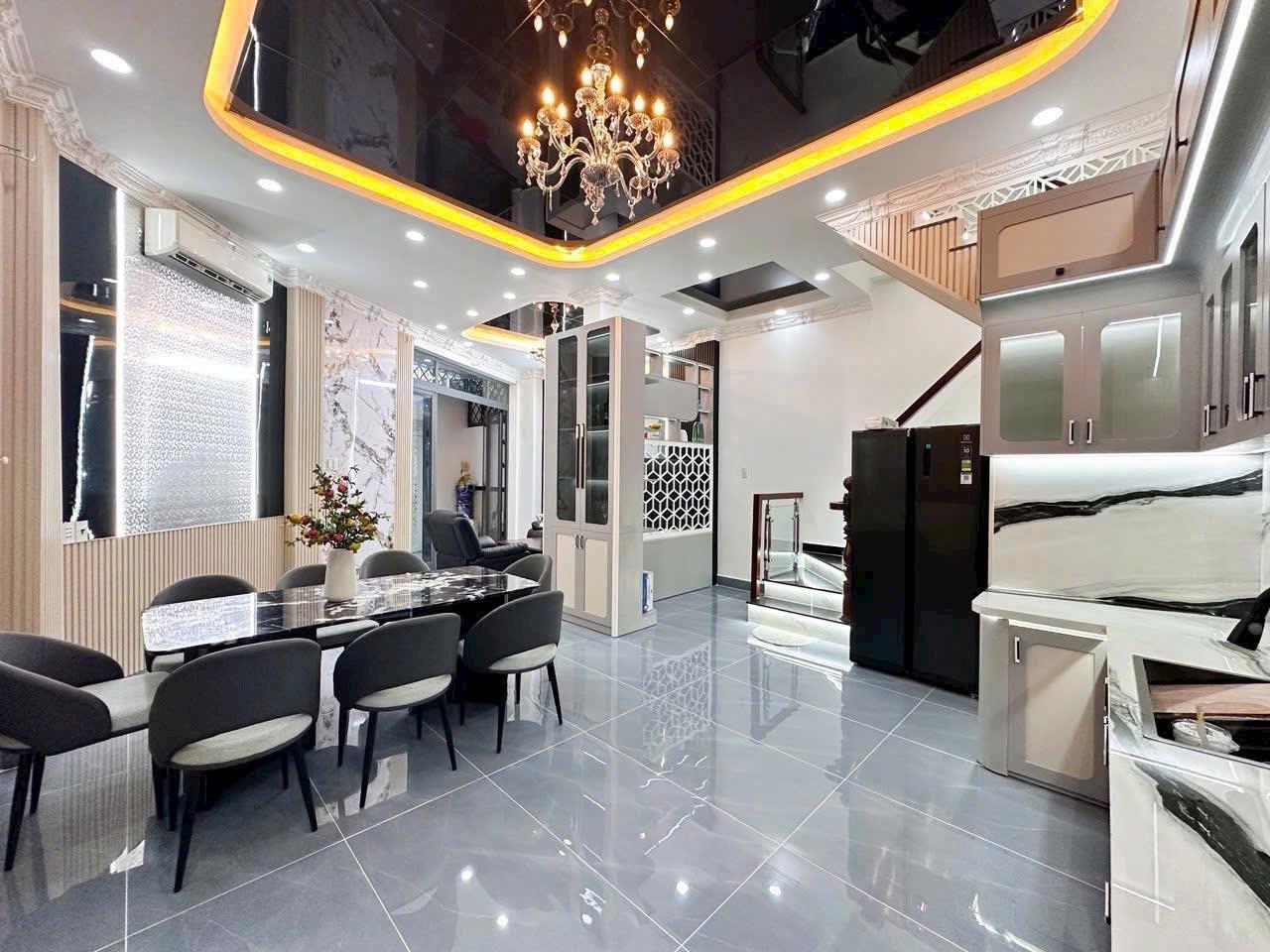 Nhà căn góc hẻm xe hơi Huỳnh Tấn Phát, khu dân trí cao, chỉ hơn 8 tỷ 2