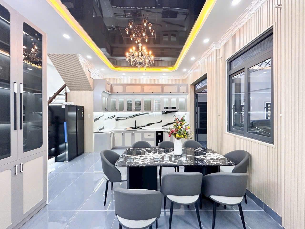 Nhà căn góc hẻm xe hơi Huỳnh Tấn Phát, khu dân trí cao, chỉ hơn 8 tỷ 3