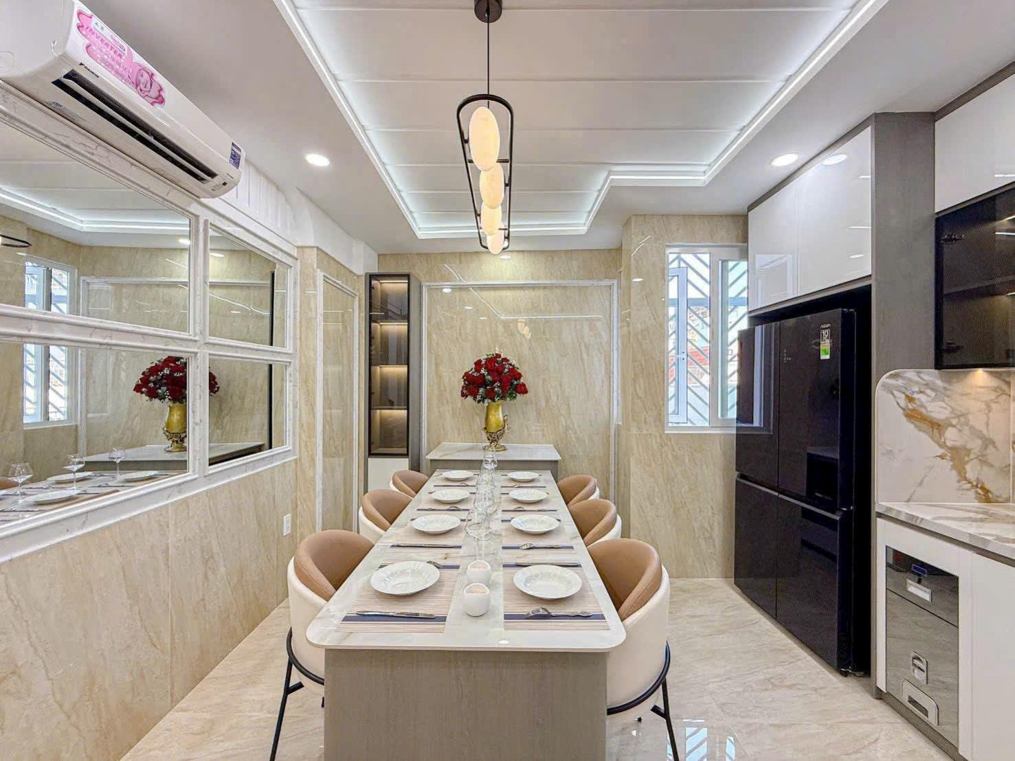Nhà vừa ở vừa mở công ty, có thang máy, ngay Lâm Văn Bền, nội thất nhập khẩu 3