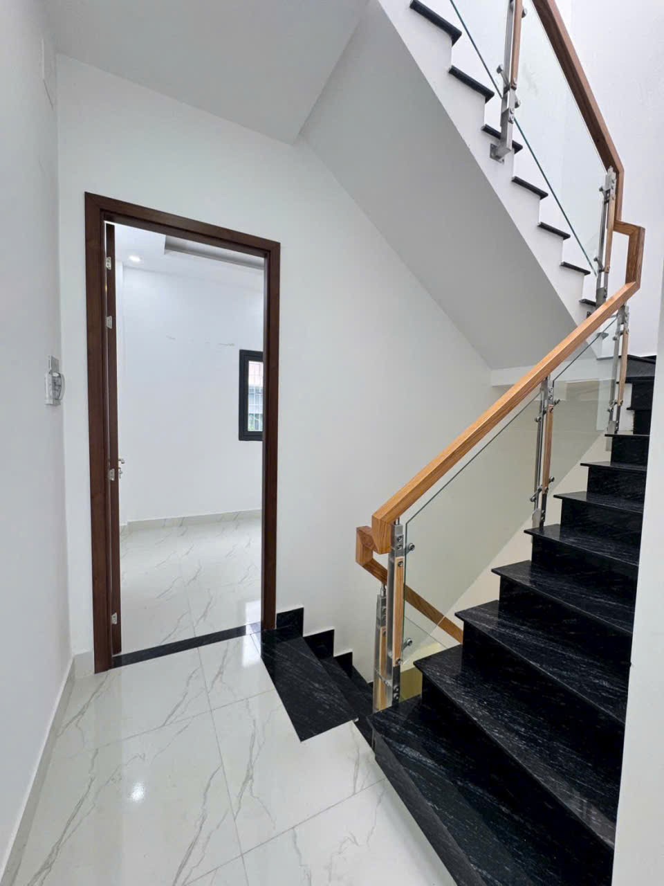 Bán nhà mới xây 2mt hẻm oto trước và sau liên khu 4-5, BHH B dt 48m2,2 lầu,4pn,5wc giá 4,95 tỷ 9