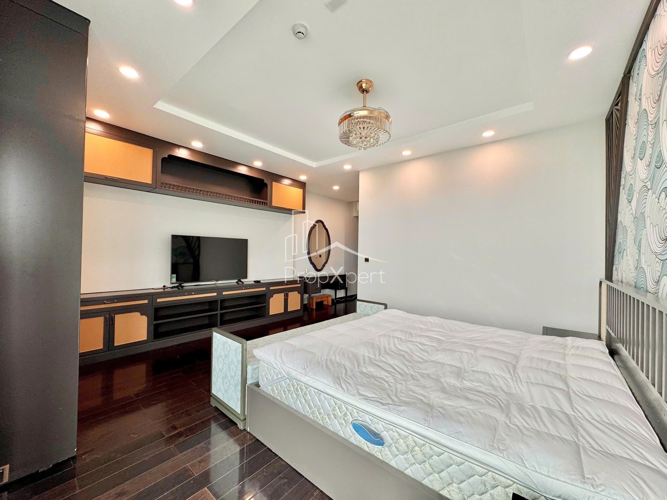 Cho thuê Căn hộ chung cư Quận 2, Hồ Chí Minh, Diện tích 239m², Giá Thương lượng 7