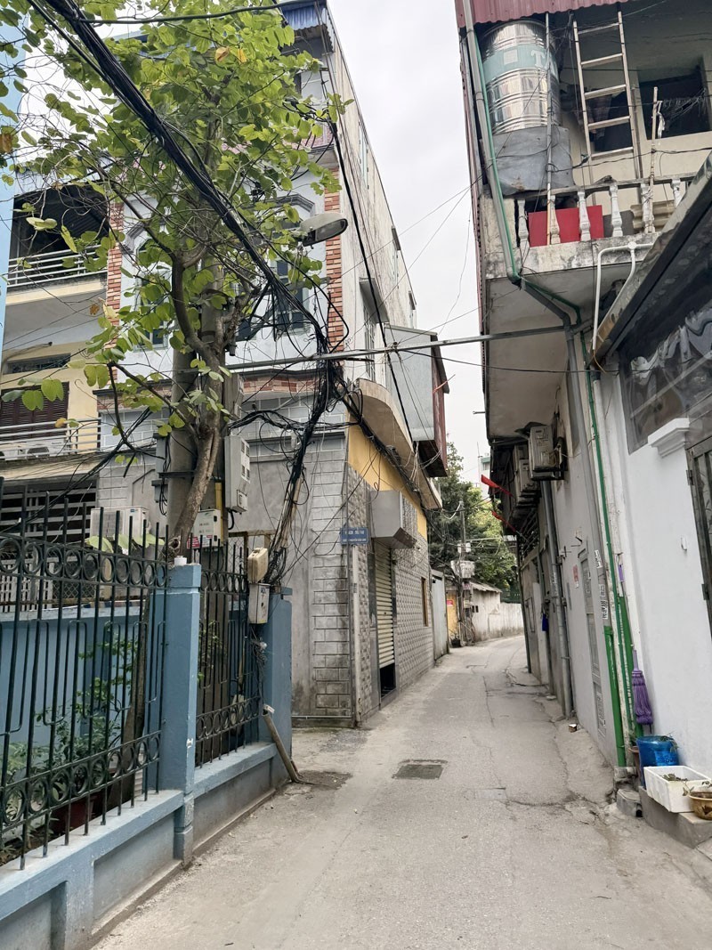 Bán đất Vũ Xuân Thiều, Phúc Lợi: 30m2, mặt tiền 5,5m, cách 20m ra đường ô tránh đỗ 4