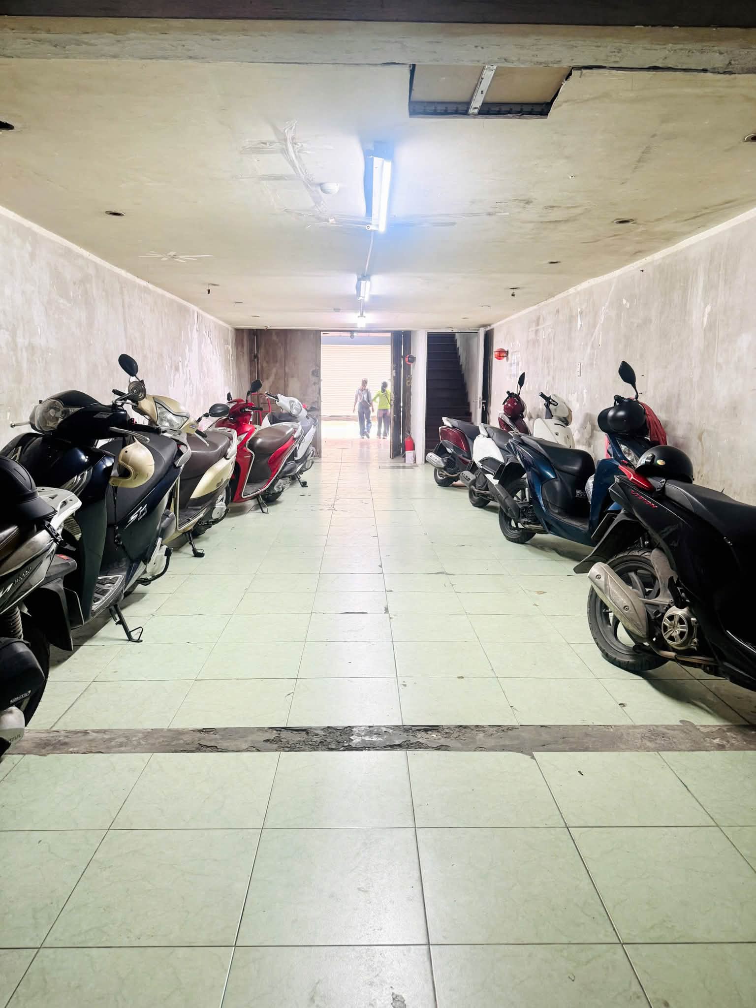 BÁN NHÀ MẶT PHỐ HOÀNG NGÂN, 96M2 MT4.5 KHÔNG QUY HOẠCH, VỈA HÈ, KINH DOANH, 31.X TỶ 4