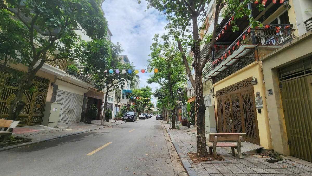 Bán nhà 5 tầng xây thô TT12 ĐTM Văn Phú, Hà Đông, DT90m2, 21 tỷ 5