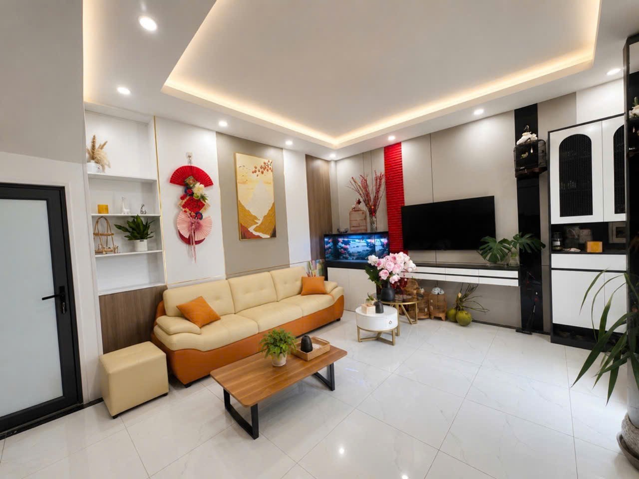 · Chủ cần bàn gấp 52m2 x 5 tầng , trung tâm Phúc Lợi , ở đẹp, sống sang, đi lại thuận tiện! 3