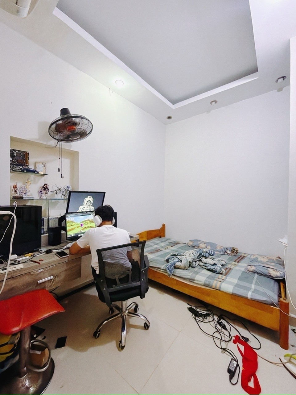BÁN NHÀ 38M2 CHỈ 5.8T- Đ.ĐOÀN VĂN BƠ- GẦN NGAY CHỢ 200 Đ.XÓM CHIẾU- RA Đ.TÔN ĐẢN- VĨNH KHÁNH- 3