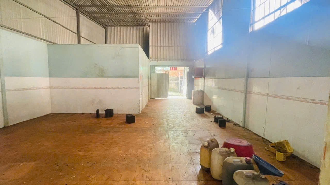 Bán nhà hẻm Bình Trị Đông, Bình Tân dt 118m2 thích hợp làm kho , giá chốt 6,9 tỷ 2
