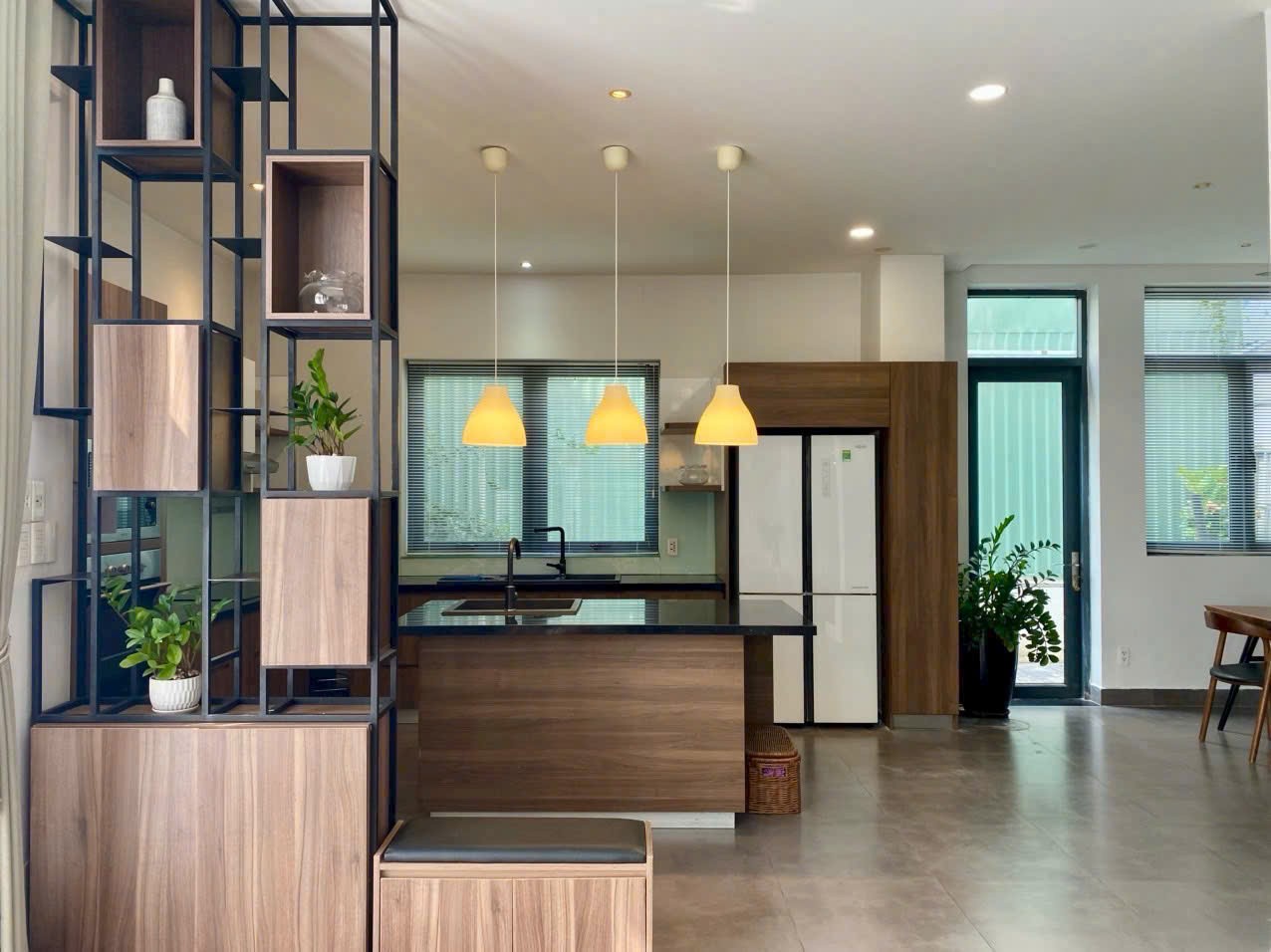 Cho thuê Nhà mặt tiền Phường Phú Hữu, Quận 9, Diện tích 100m², Giá 035 Triệu/tháng 5