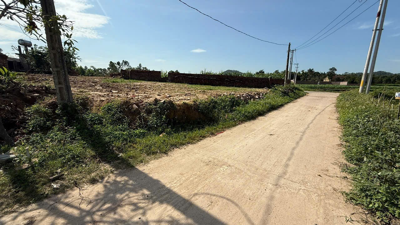 CHỈ 1,8 TỶ DT LÊN TỚI 500 M CÓ 120 M ĐẤT THỔ CƯ CÒN LẠI LÀ ĐẤT VƯỜNGIÁ CÒN CHƯA ĐẾN 2 TỶ - TẠI 5