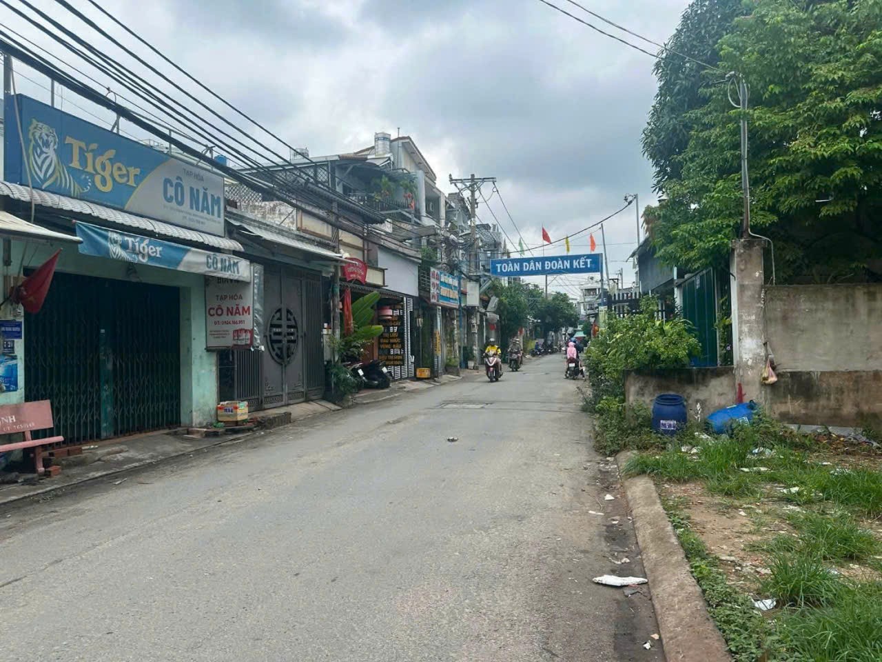 Bán đất hẻm 257 Bình Thành, Bình Hưng Hòa B, dt 204m2 ( 160m2 thổ) giá 8,7 tỷ 2