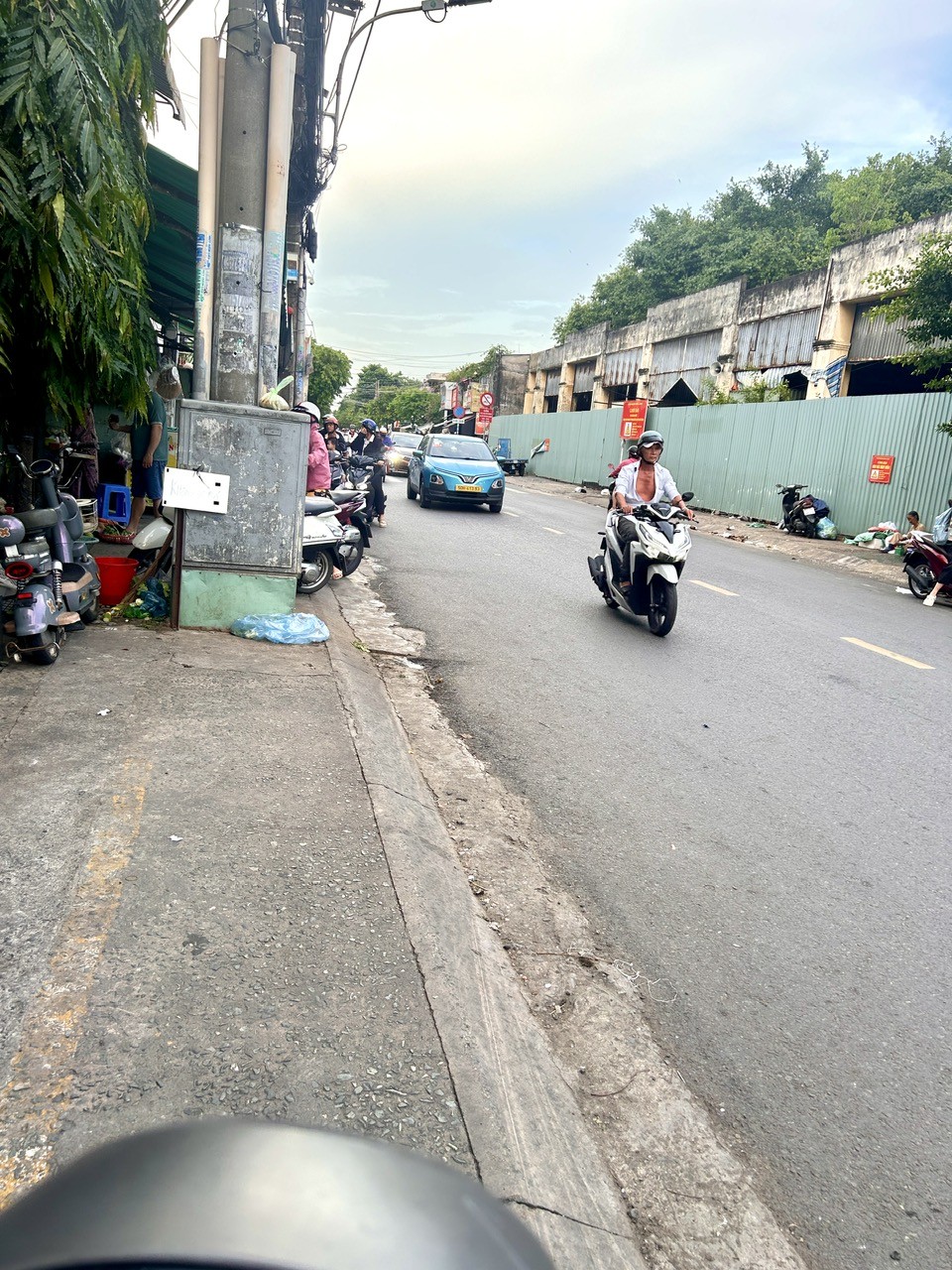 SIÊU PHẨM NHÀ BÁN Đ.TÔN THẤT THUYẾT- XE HƠI ĐẬU CỬA- CHỈ VỚI 5 ĐỒNG NHỈNH- 26M2- LƯU THÔNG 3