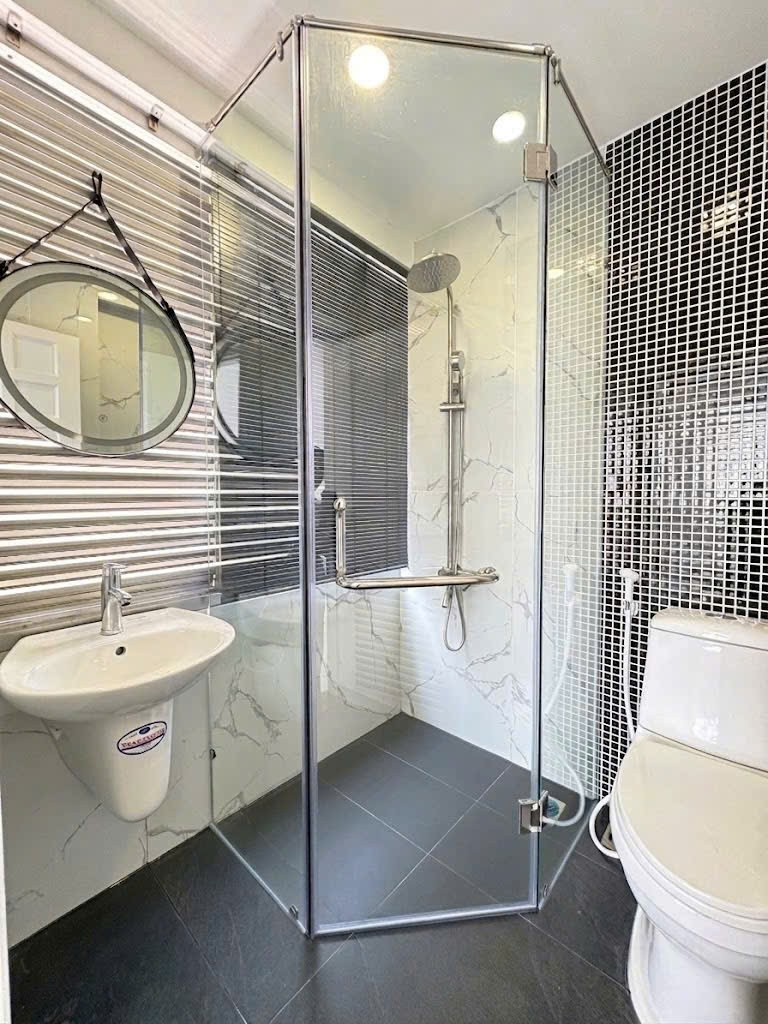 Cho thuê Căn hộ chung cư Phường Phú Mỹ, Quận 7, Diện tích 300m², Giá Thương lượng 13