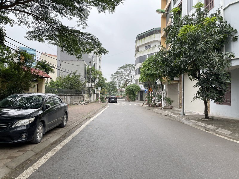 Cần bán đất TĐC X6 Thạch Bàn Long Biên: 100m2, mặt tiền 6,67m, view vườn hoa