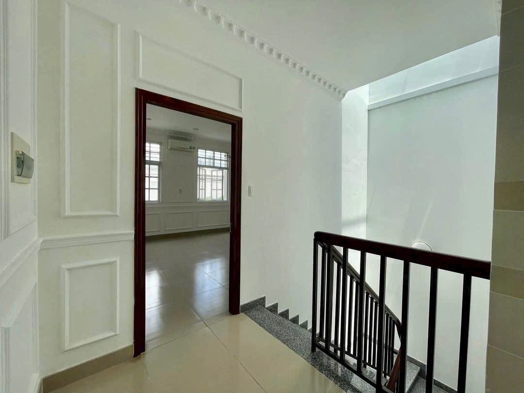 Cho thuê Nhà mặt tiền Quận 9, Hồ Chí Minh, Diện tích 94m², Giá 22 Triệu/tháng