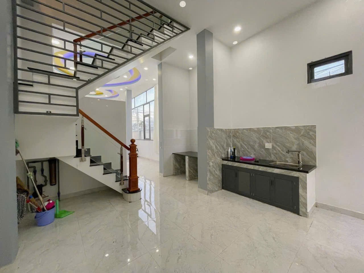 Bán nhà mặt tiền tỉnh lộ 835C , xã Phước Lợi dt 180m2 , 1 lầu , 2pn,2wc giá 2,85 tỷ 6