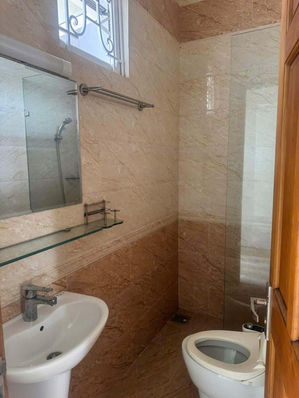 Cho thuê Biệt thự Quận 9, Hồ Chí Minh, Diện tích 180m², Giá 045 Triệu/tháng 17