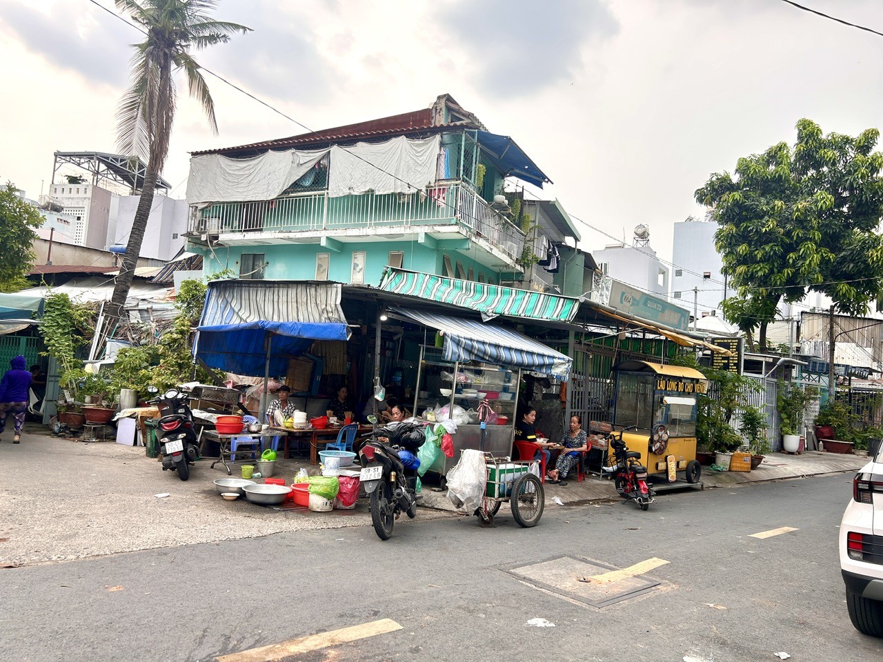 BÁN NHÀ Đ.TÔN THẤT THUYẾT - MẶT TIENF THỤC XE HƠI ĐẬU CỬA- GÀN NGAY CÔNG VIÊN KHÁNH HỘI LƯU THÔNG 4