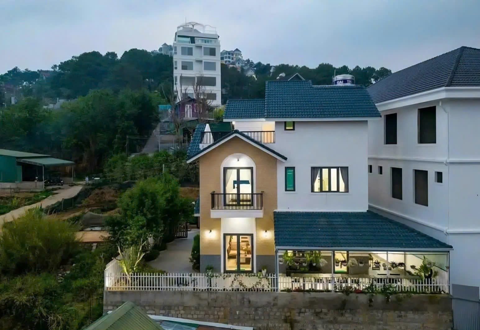 Cho thuê villa 6 phòng ngủ 200m2 nam hồ p11 đà lạt 24 triệu/ tháng