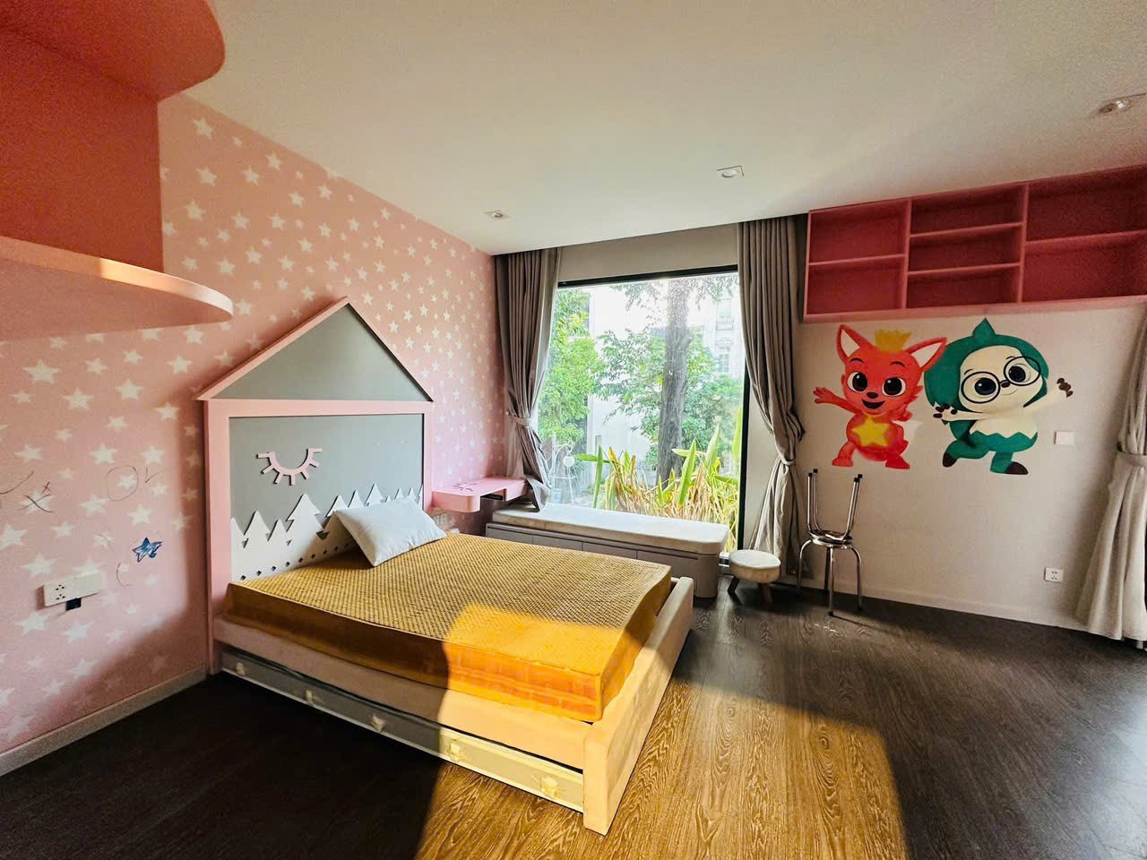 Cho thuê Biệt thự Quận 7, Hồ Chí Minh, Diện tích 180m², Giá 80 Triệu/tháng