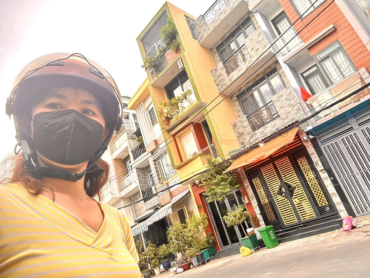 BÁN NHÀ MẶT TIỀN XE HƠI ĐẬU CỬA Đ.ĐOÀN VĂN BƠ- NGAY PHỐ ẨM THỰC VĨNH KHÁNH- GIAO THƯƠNG TÔN ĐẢN -