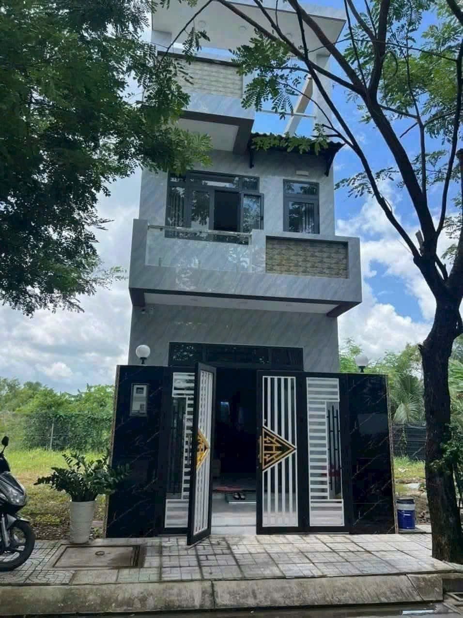 Bán nhà kdc Thắng lợi Centra Hill dt 62m2 , 2 lầu ,3pn,3wc, sân thượng , hướng Tây Bắc giá 3,2 tỷ