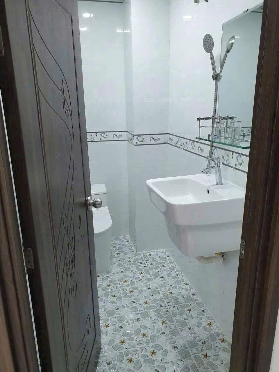 Bán nhà kdc Thắng lợi Centra Hill dt 62m2 , 2 lầu ,3pn,3wc, sân thượng , hướng Tây Bắc giá 3,2 tỷ 4