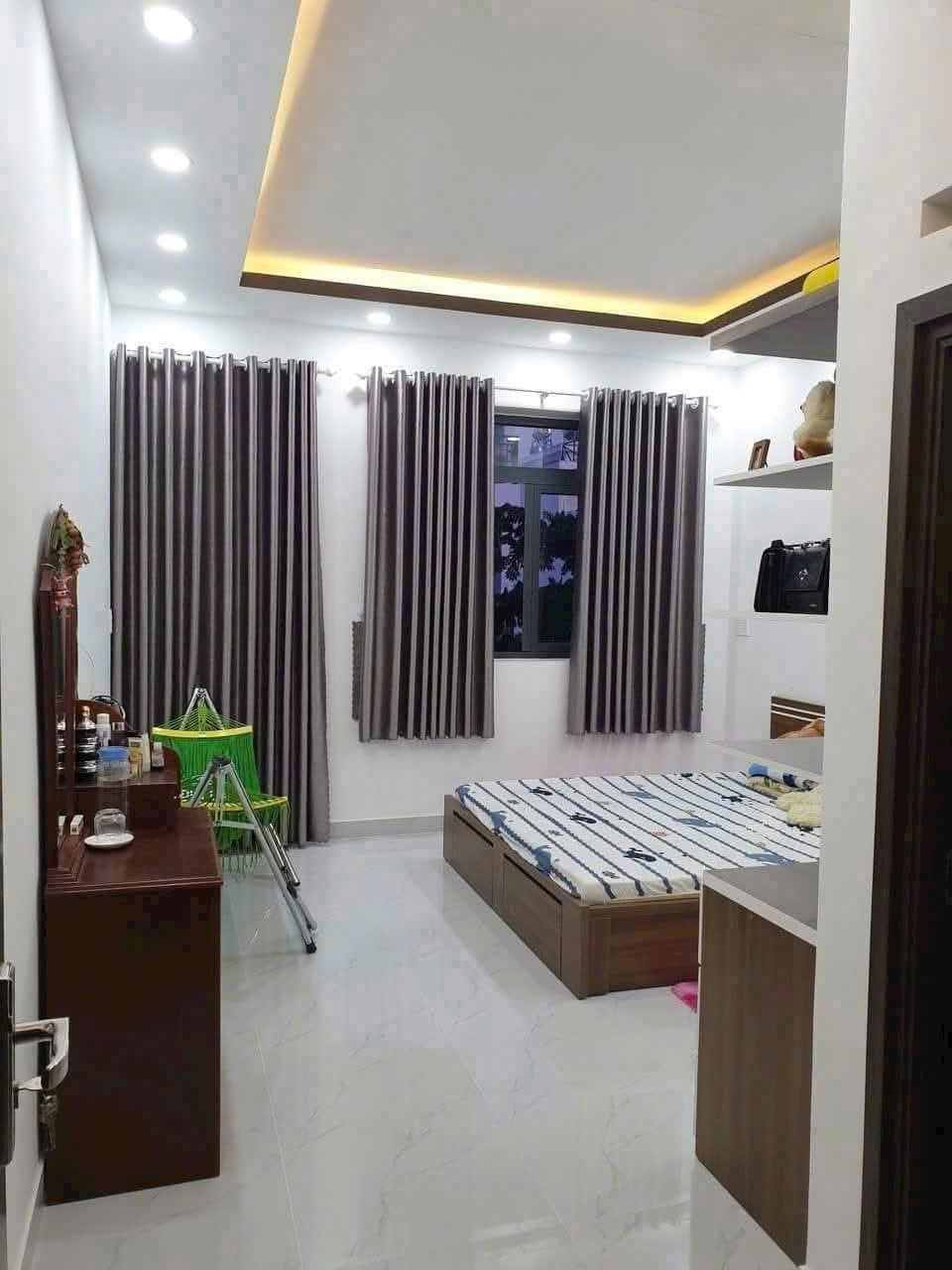 Bán nhà kdc Thắng lợi Centra Hill dt 62m2 , 2 lầu ,3pn,3wc, sân thượng , hướng Tây Bắc giá 3,2 tỷ 7