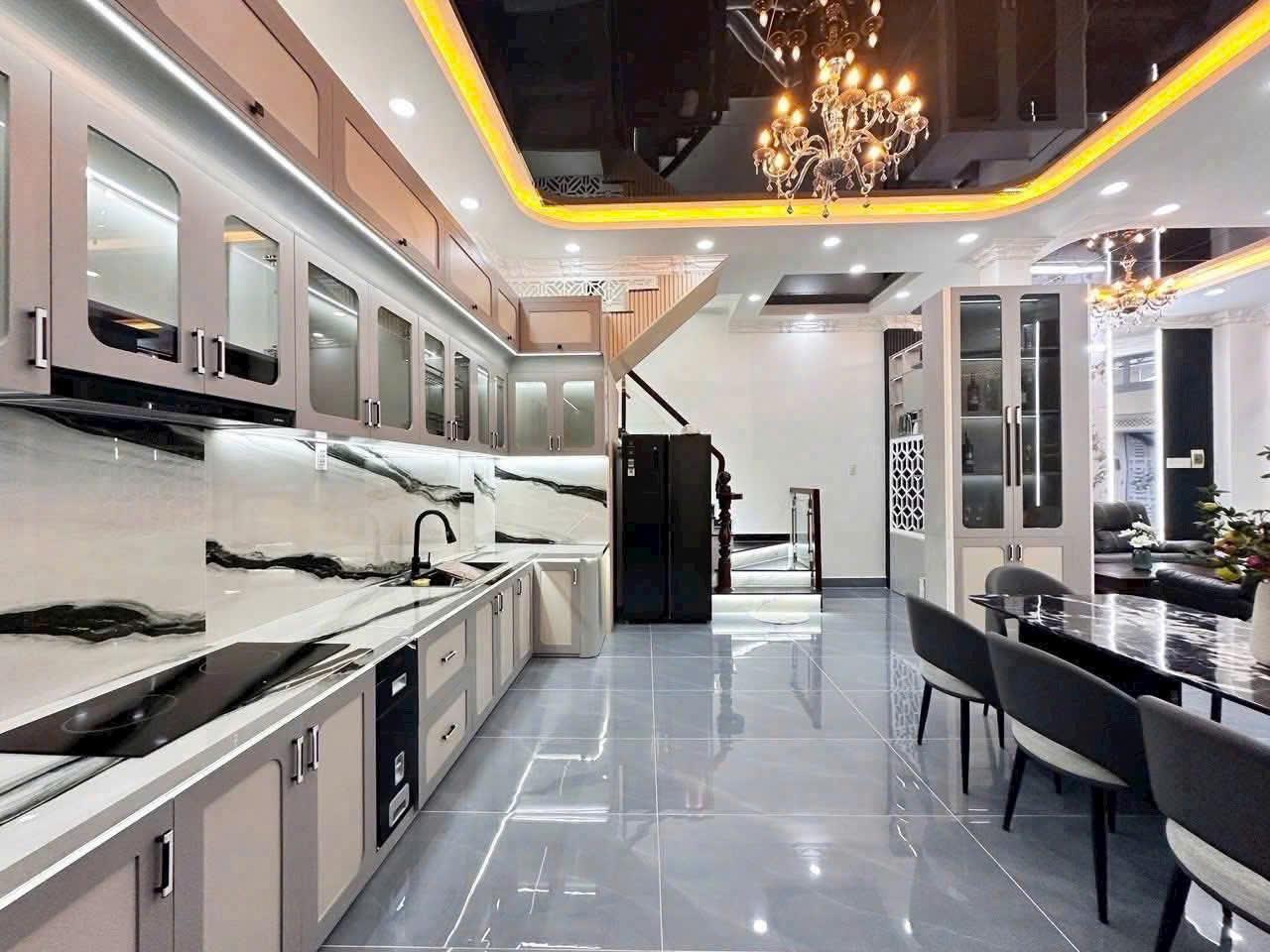 NHÀ GÓC 2 MẶT THOÁNG, HẺM XE HƠI HUỲNH TẤN PHÁT, 7.5X12M, CHỈ HƠN 8 TỶ 2
