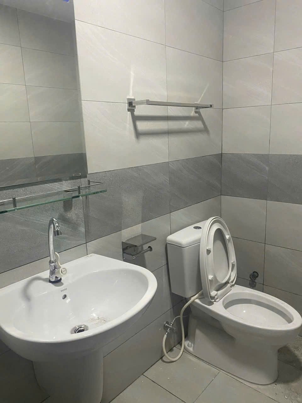 Cho thuê Nhà mặt tiền Quận 2, Hồ Chí Minh, Diện tích 260m², Giá Thương lượng 11