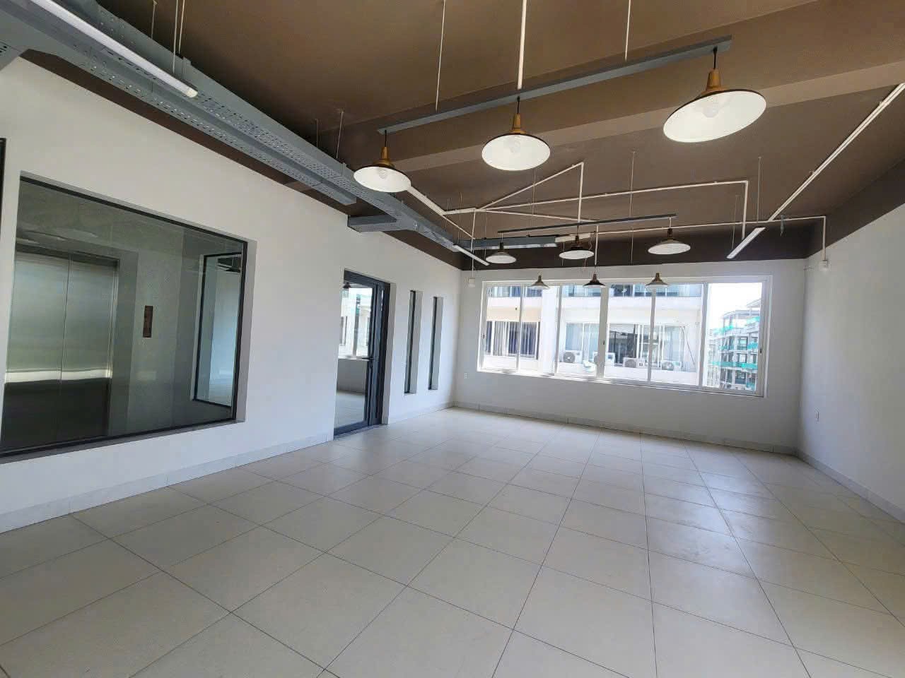 Cho thuê Nhà mặt tiền Quận 2, Hồ Chí Minh, Diện tích 260m², Giá Thương lượng 4