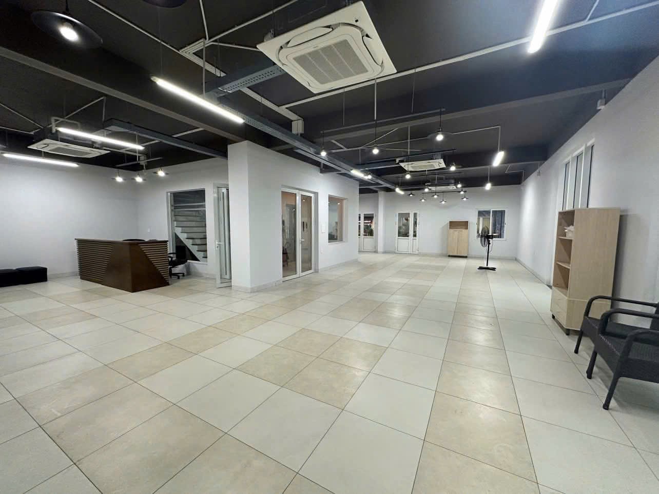Cho thuê Nhà mặt tiền Quận 2, Hồ Chí Minh, Diện tích 260m², Giá Thương lượng 6