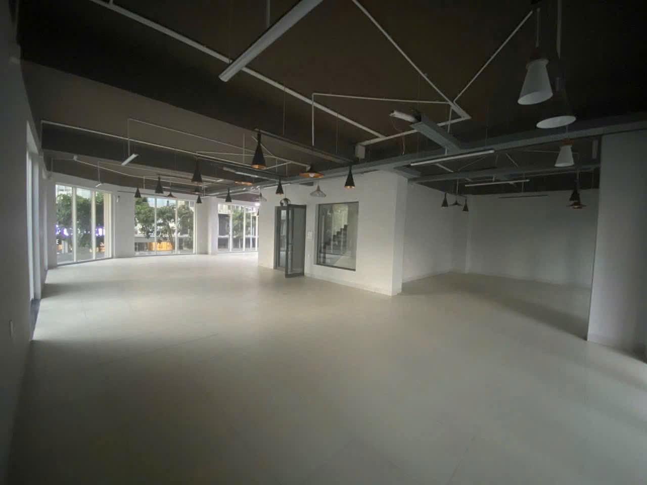 Cho thuê Nhà mặt tiền Quận 2, Hồ Chí Minh, Diện tích 260m², Giá Thương lượng 7