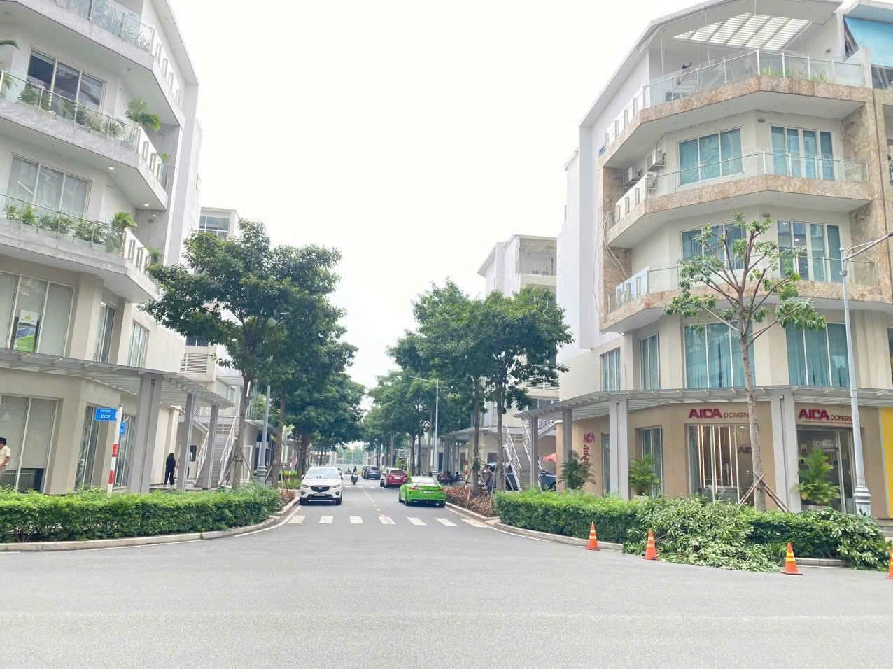 Cho thuê Nhà mặt tiền Quận 2, Hồ Chí Minh, Diện tích 260m², Giá Thương lượng 2