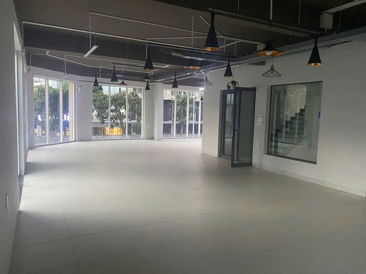 Cho thuê Nhà mặt tiền Quận 2, Hồ Chí Minh, Diện tích 260m², Giá Thương lượng 14