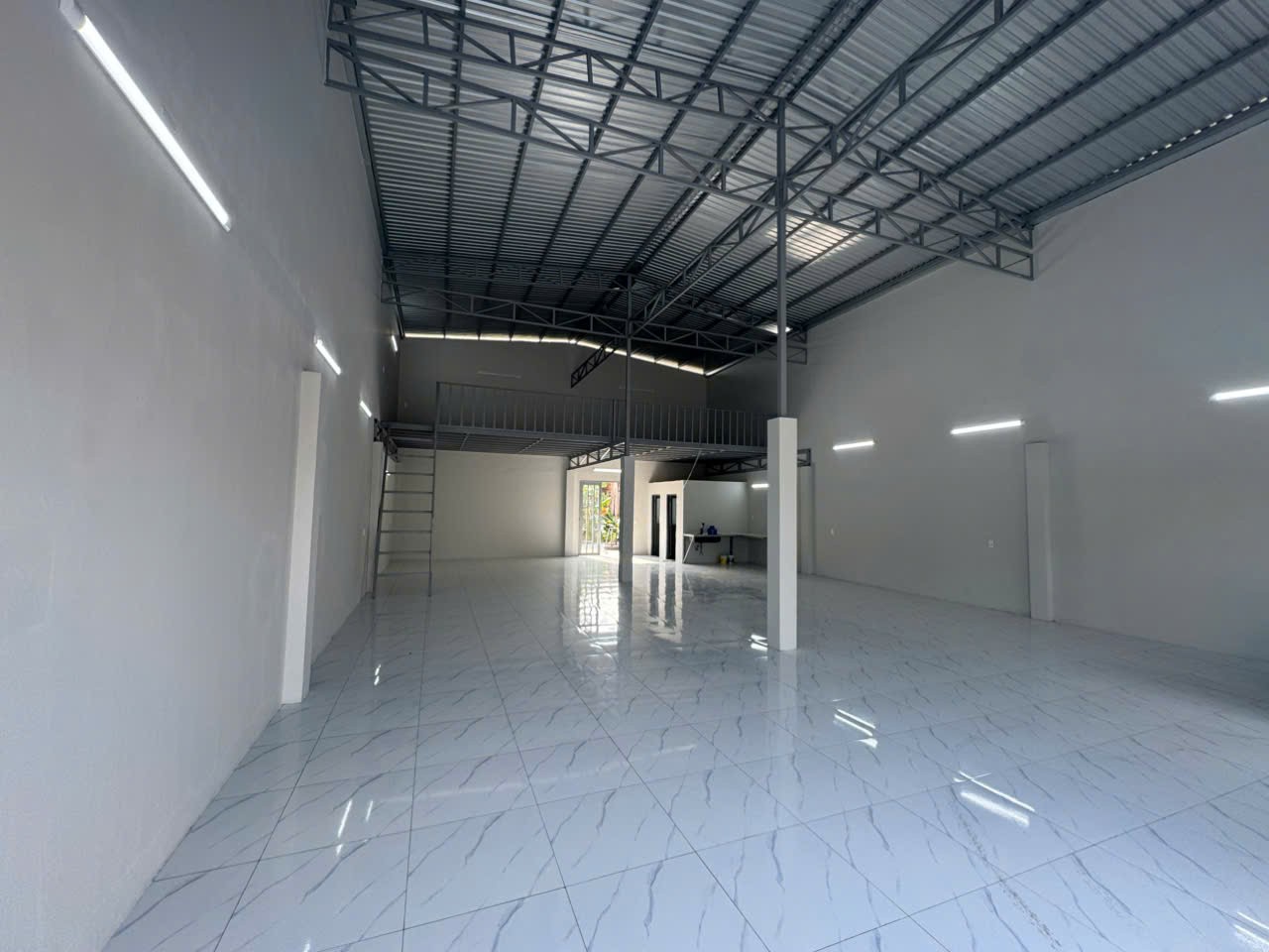 Bán nhà kho đường beton xe tải xã Vĩnh Lộc B, Bình Chánh dt 261m2 ( 214m2 thổ) giá 8 tỷ 2