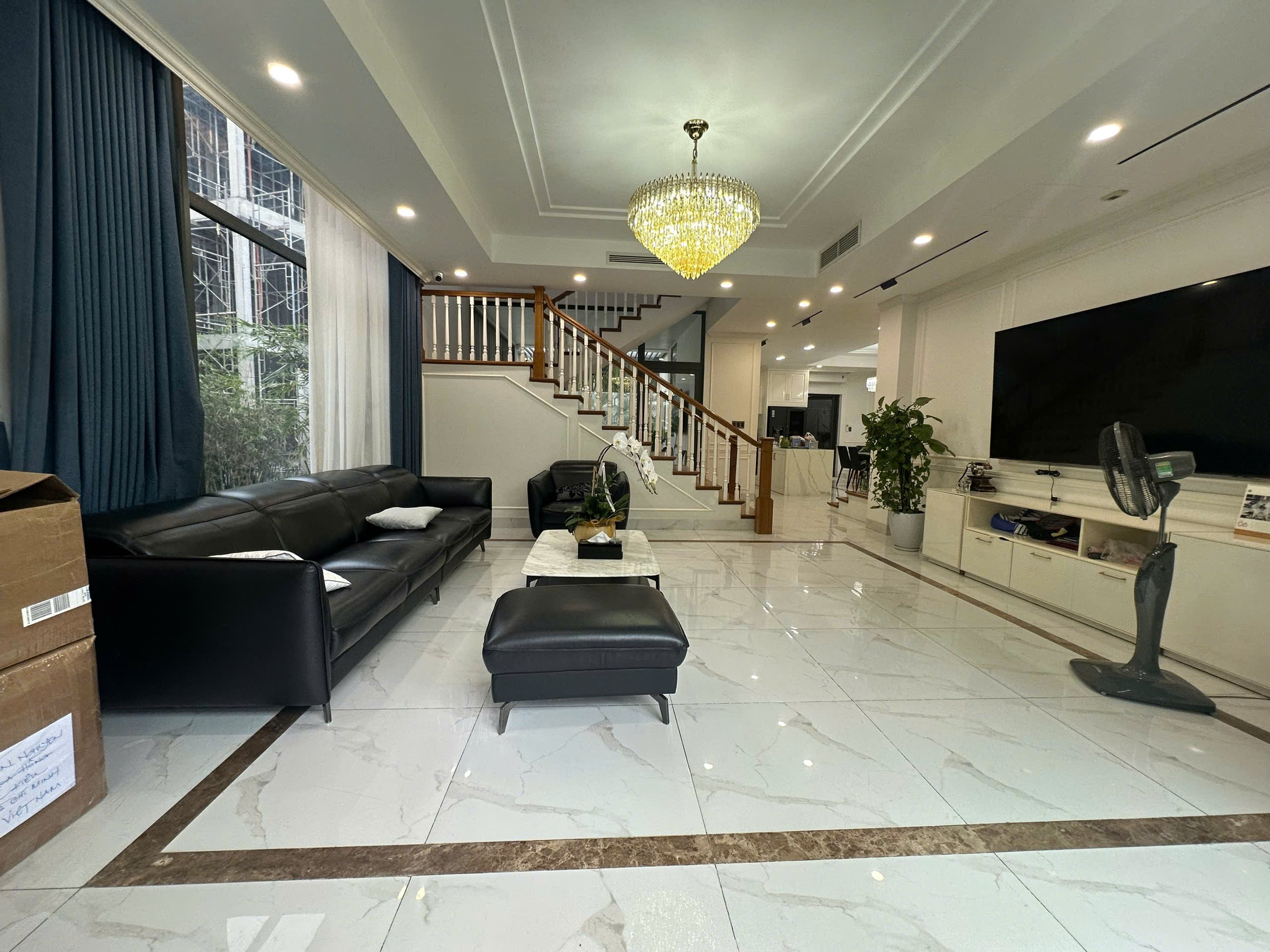Cho thuê Biệt thự Phường Thủ Thiêm, Quận 2, Diện tích 180m², Giá 100 Triệu/tháng