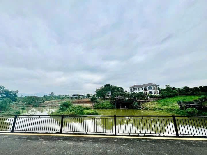 Bán lô đất thổ cư tại Hòa Lạc 100m2 full thổ cư phân lô ô tô tránh kinh doanh chỉ 2 tỷ 3