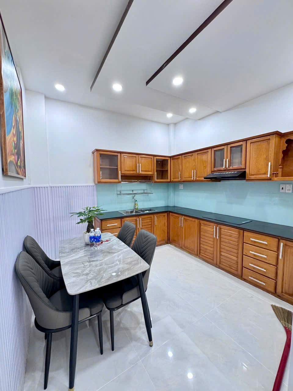 NHÀ NGAY KHU BÀN CỜ MẶT TIỀN VÕ TRỨ VỪA Ở VỪA KINH DOANH, TTTP NHA TRANG. 5