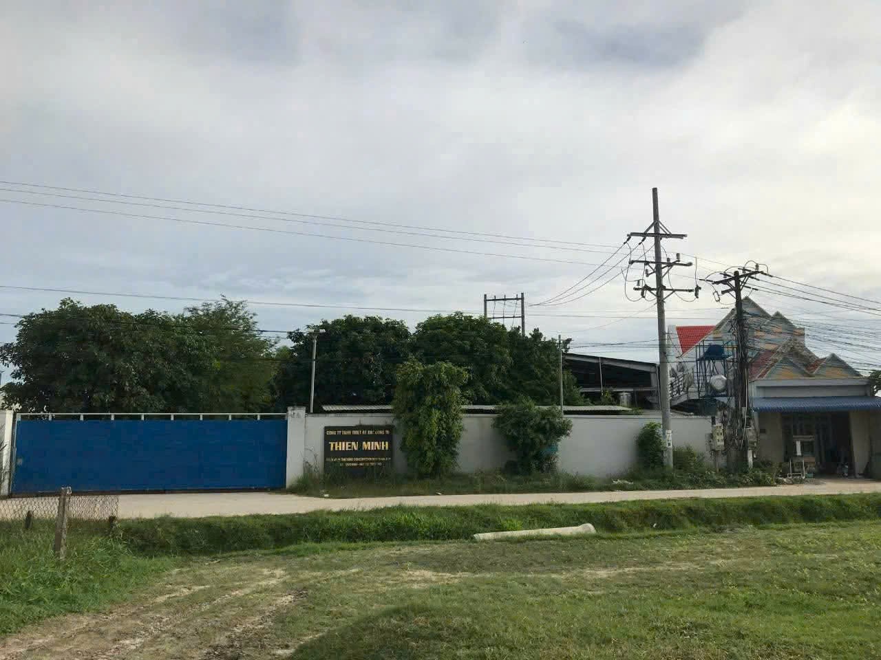 Bán nhà xưởng Đức Hòa Thượng tdt 3000m2 ( 300m3 thổ , dtxd 2000m2 ) hẻm beton cont 40f giá 23,5 tỷ
