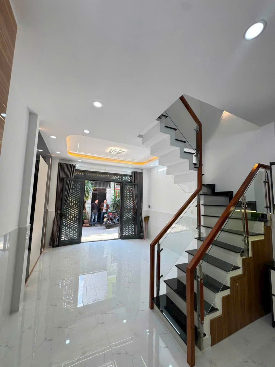 Bán nhà mới xây hẻm đường số 1C , Bình Hưng Hòa A dt 32m2 , 1 lầu 2pn,2wc giá 3,95 tỷ 2