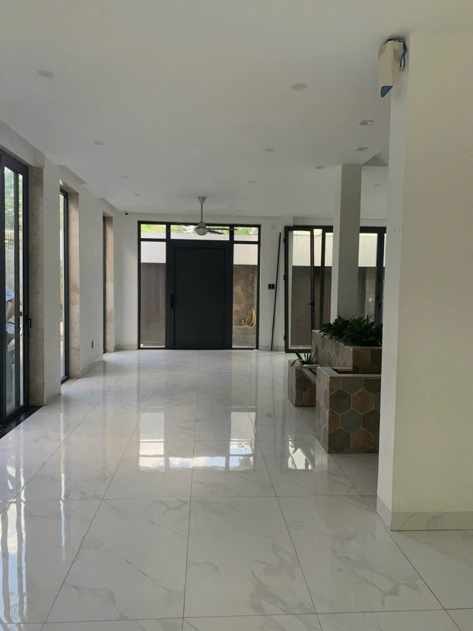 Cần bán Nhà mặt tiền Phường Phước Long B, Quận 9, Diện tích 177m², Giá 21 Tỷ 2