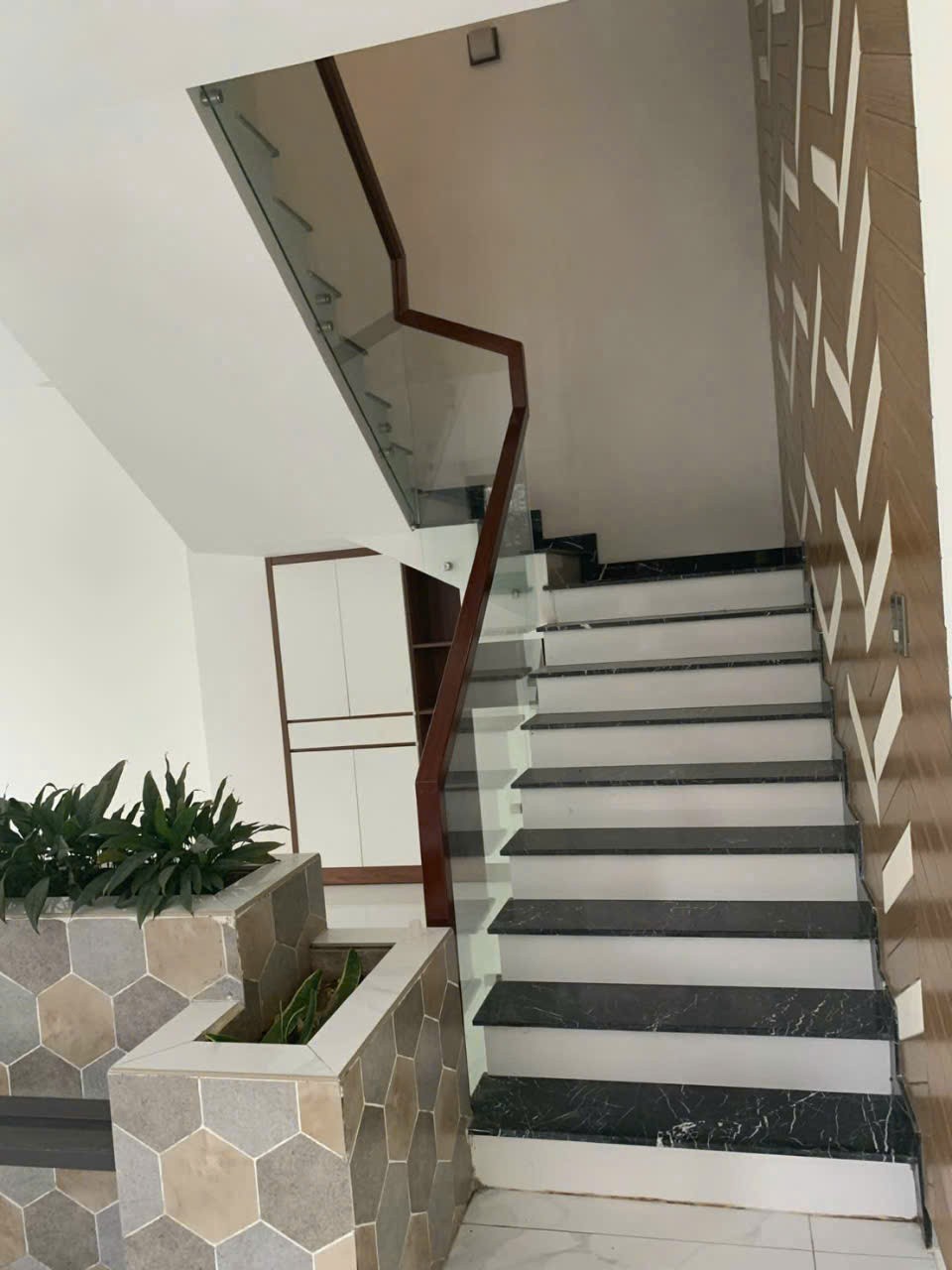 Cần bán Nhà mặt tiền Phường Phước Long B, Quận 9, Diện tích 177m², Giá 21 Tỷ 4