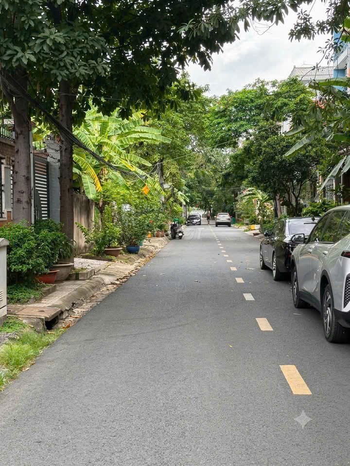 Cho thuê Biệt thự Phường An Khánh, Quận 2, Diện tích 380m², Giá Thương lượng 7
