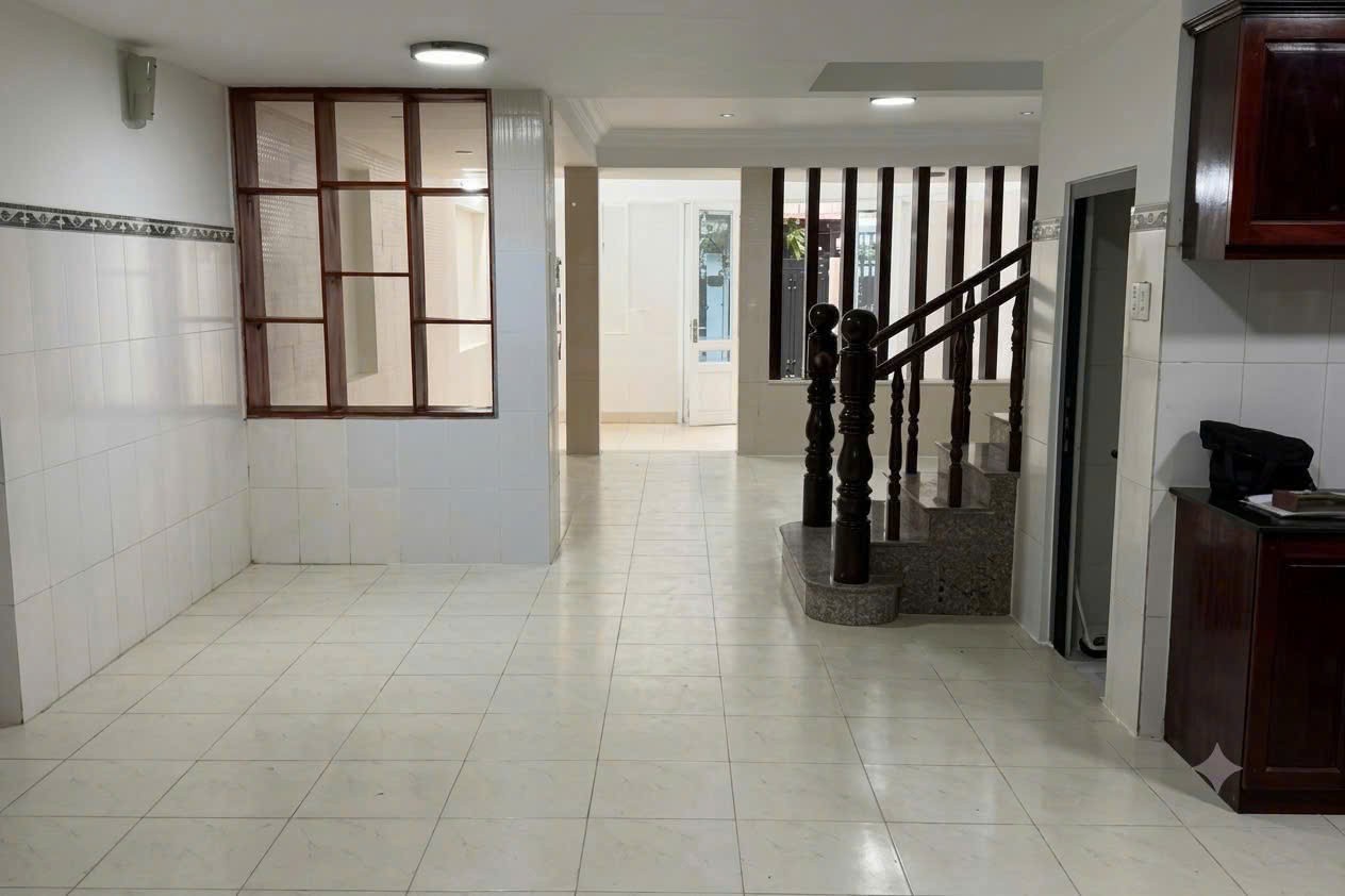 Cho thuê Biệt thự Phường An Khánh, Quận 2, Diện tích 380m², Giá Thương lượng 6