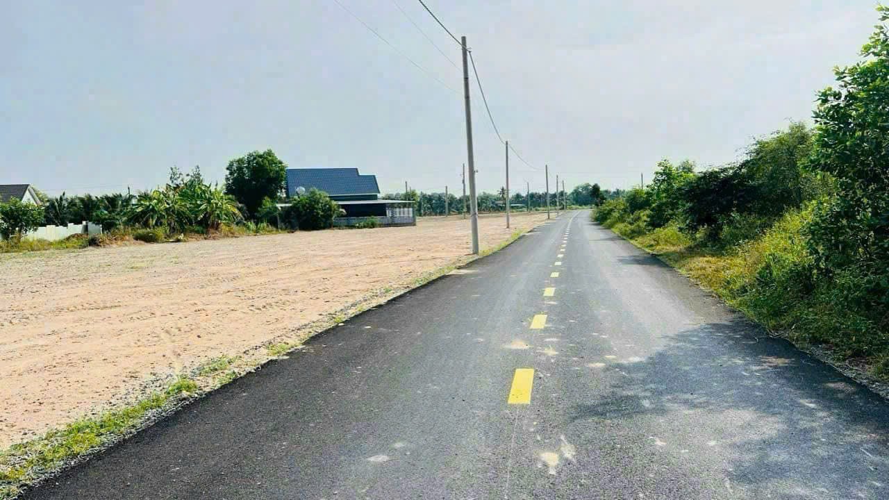 Chủ kẹt tiền gửi bán lô đất 950tr ở Long mỹ - ngay hồ bút thiền - Tỉnh lộ 44B vô 1km 3