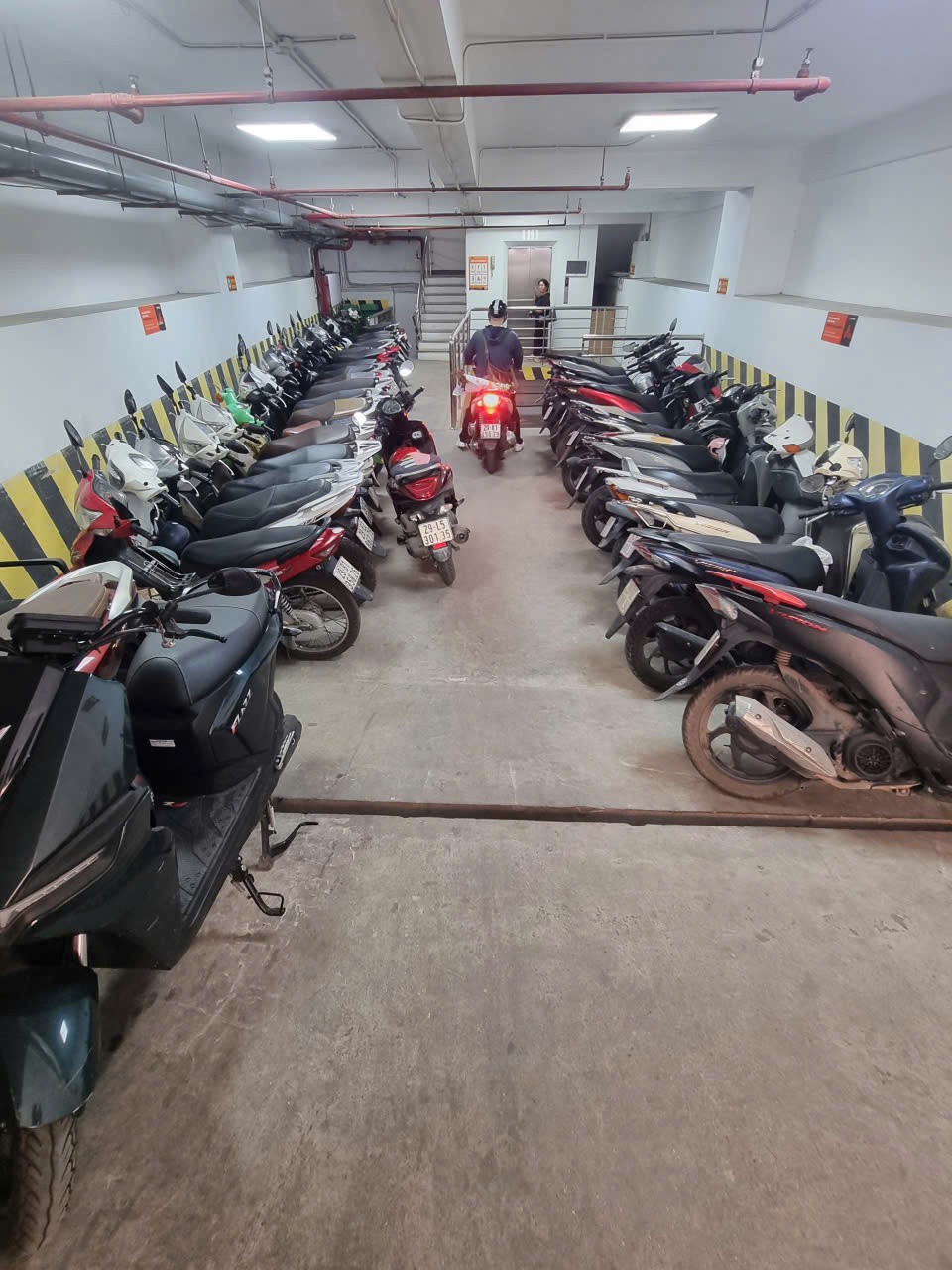 Chính chủ cho thuê sàn vp 120m mặt phố Nguyễn Du, sàn vuông vắn, sẵn bàn giao 3
