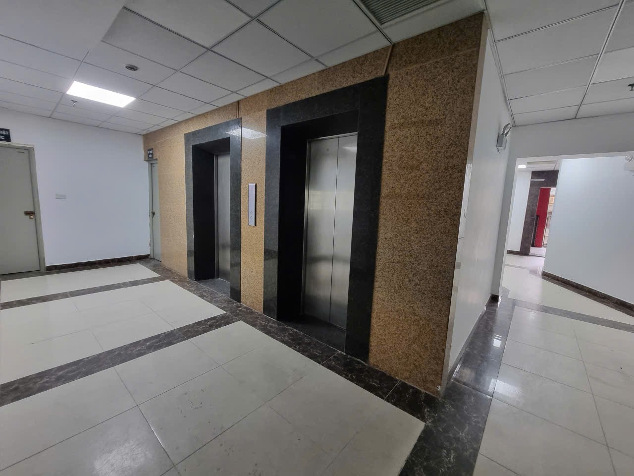 Chào thuê 300m sàn chân đế Mạc Thái Tổ, phù hợp nhiều mô hình, giá hợp lý 2