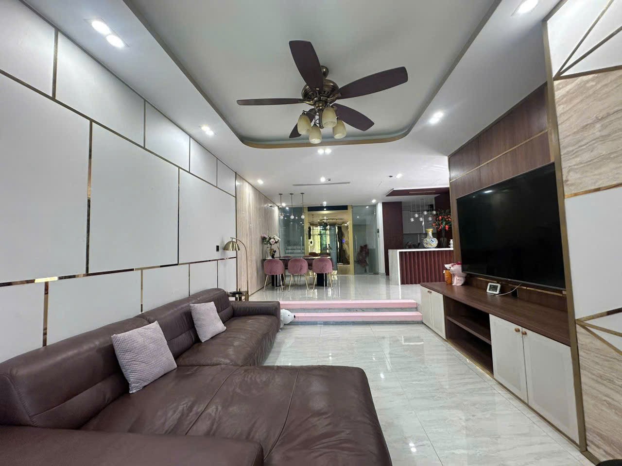 Cho thuê Biệt thự Phường Tân Hưng, Quận 7, Diện tích 160m², Giá 75 Triệu/tháng 12