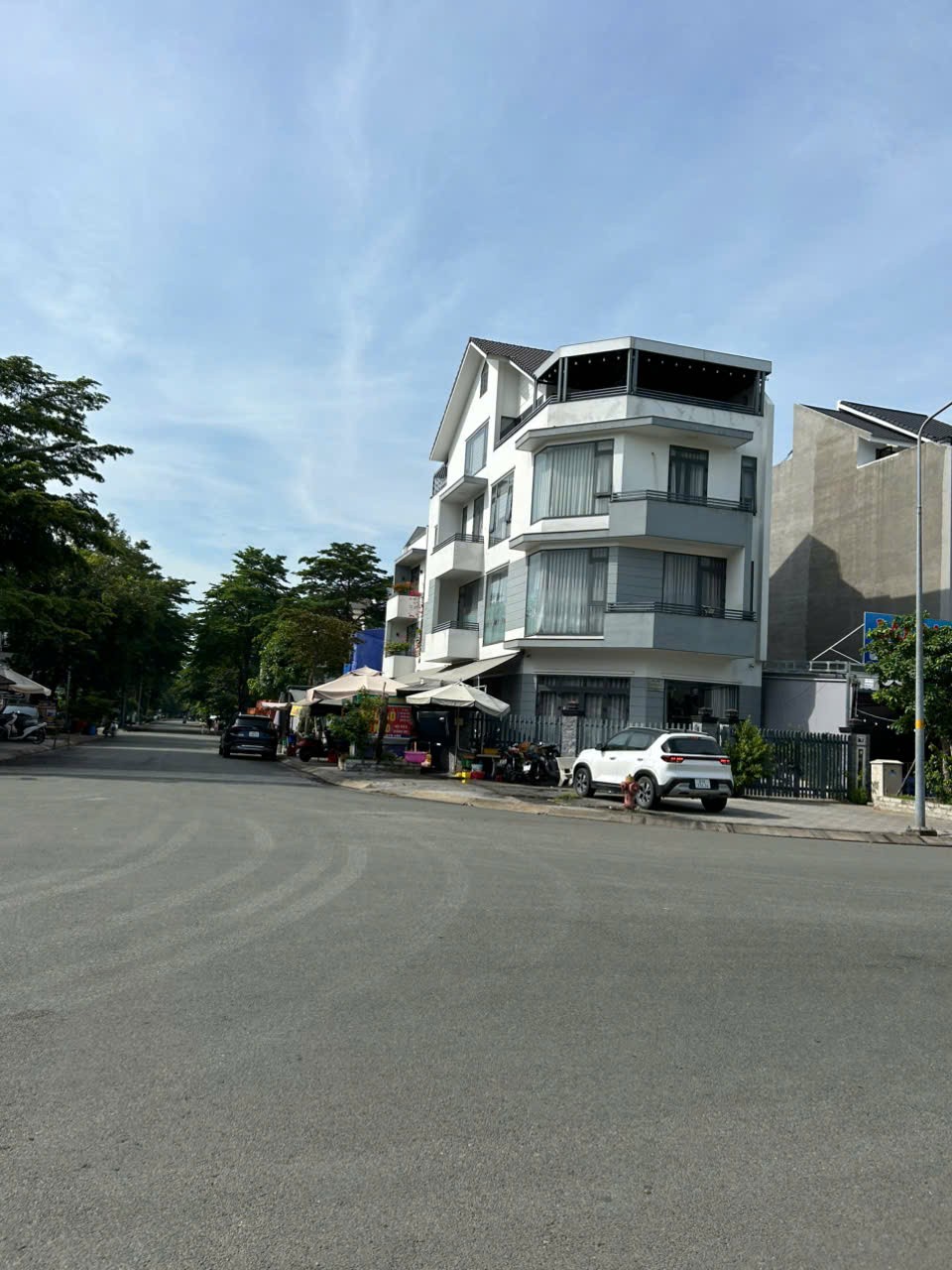 Cần bán Biệt thự Phường Phước Long B, Quận 9, Diện tích 237m², Giá Thương lượng 3